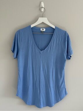 Old Navy Periwinkle V-Neck Short Sleeve Tee Size M